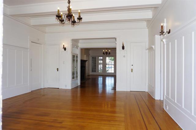 121 E Julian Street, San Jose CA: https://media.crmls.org/mediaz/c8edd4a6-104a-4af8-a506-e8c8829843d4.jpg