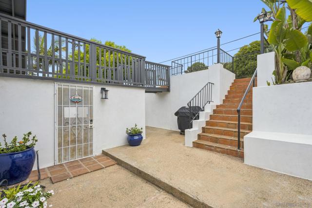 215 N Granados Ave, Solana Beach CA: https://media.crmls.org/mediaz/c8ef6082-e897-4b3e-818b-78accaa122cc.jpg