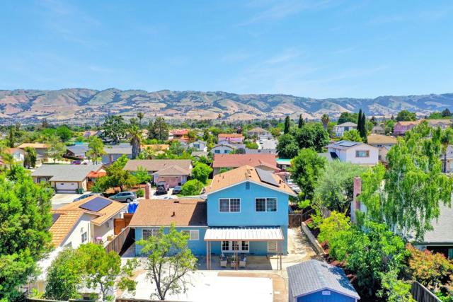 3517 Dahill Court, San Jose CA: https://media.crmls.org/mediaz/c8f11ba1-0777-4fcc-bd7e-4eae25a7c2f2.jpg