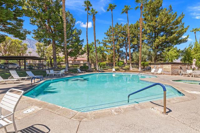 675 N Los Felices W Circle, Palm Springs CA: https://media.crmls.org/mediaz/c8f12ec6-7357-41da-80ea-d40d61c0f7bf.jpg