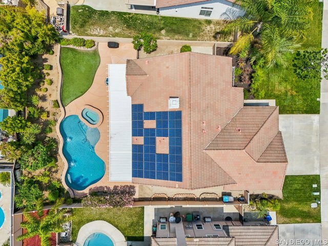 24641 Lincoln AVE, Murrieta CA: https://media.crmls.org/mediaz/c8f184f4-42dd-4b29-8eb4-6e22ae744e30.jpg