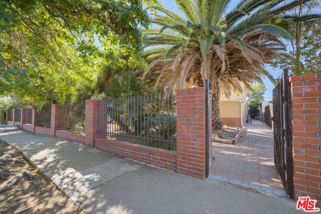 5857 Fulton Avenue photo 6