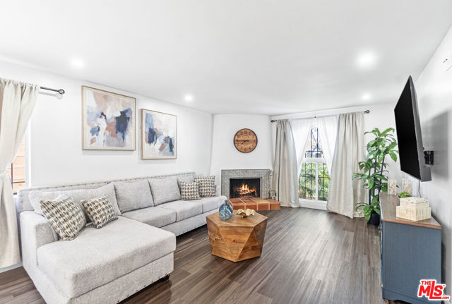 24613 Neptune Avenue, Carson CA: https://media.crmls.org/mediaz/c8f2f402-3b50-4973-a6d5-69296d66af98.jpg