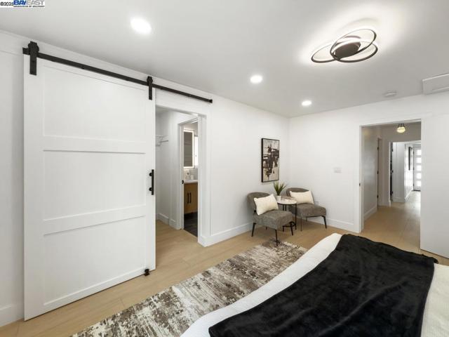 450 Lancaster Way, Redwood City CA: https://media.crmls.org/mediaz/c8f39a57-af7d-4d45-9276-401336efbff7.jpg