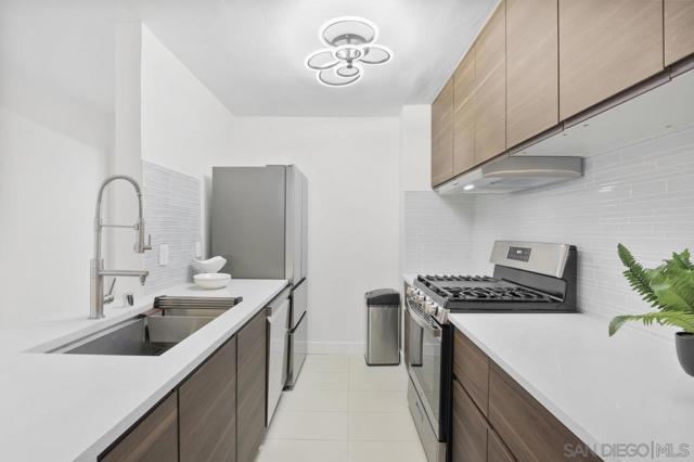 1621 Hotel Cir S, San Diego CA: https://media.crmls.org/mediaz/c8f3b1d3-ed1b-44e1-9ca9-71982537d749.jpg