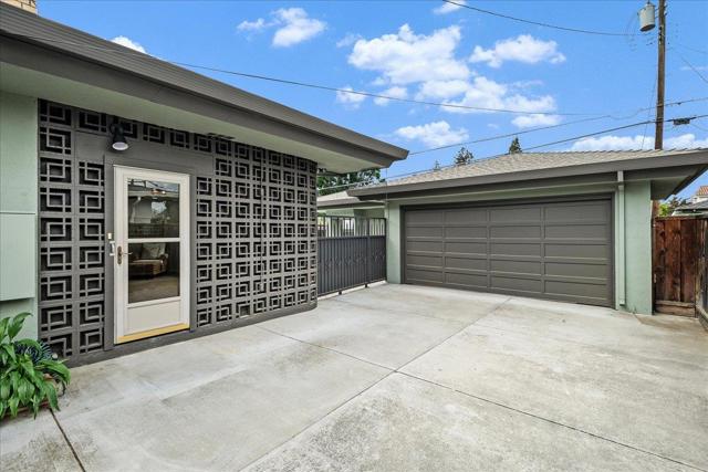 952 Fairfield Avenue, Santa Clara CA: https://media.crmls.org/mediaz/c8f4987d-0431-4ed6-8a8e-02469bff61c9.jpg