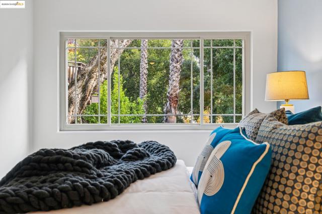 Image 36 of 53 For 1297 Sunnyhills Rd