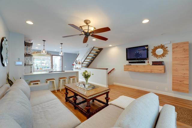 8490 Via Sonoma, La Jolla CA: https://media.crmls.org/mediaz/c8f55d4c-c21b-4769-8d0f-d98c9fdab8f9.jpg