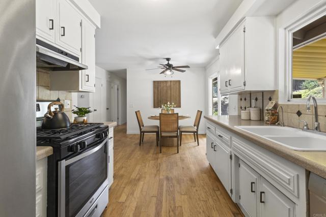 1471 Rock Springs, Escondido CA: https://media.crmls.org/mediaz/c8f5c728-b1b3-43e9-b731-56e880b47693.jpg