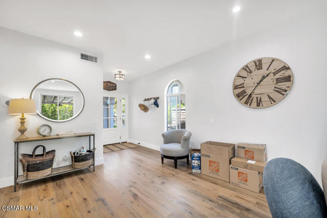 1847 Fox Springs Circle, Newbury Park CA: https://media.crmls.org/mediaz/c8f66669-f987-4c1d-af89-31ce0498024c.jpg