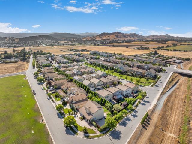 250 Robin Place, Gilroy CA: https://media.crmls.org/mediaz/c8f70373-24ce-47db-bd79-d9f4373c98d3.jpg