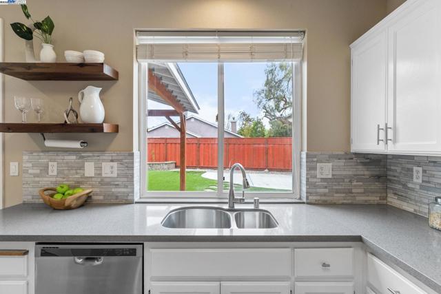Image 25 of 60 For 6953 Bear Creek Dr