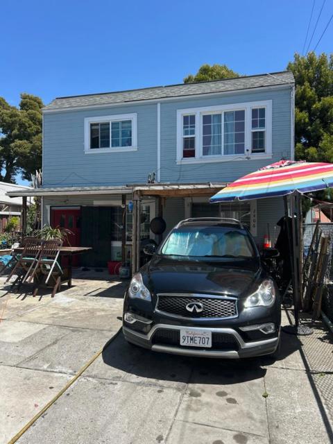 2408 Bartlett Street, Oakland CA: https://media.crmls.org/mediaz/c8f7ac3d-2b27-41cb-b62a-037d37f0081a.jpg