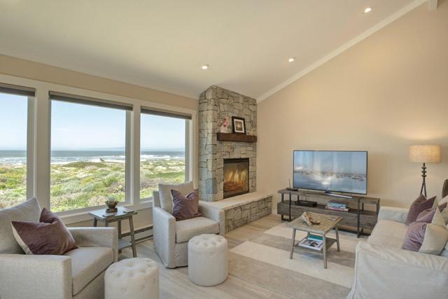 274 Monterey Dunes Way, Moss Landing CA: https://media.crmls.org/mediaz/c8f89c96-c860-4806-9ddb-391336dfa9be.jpg