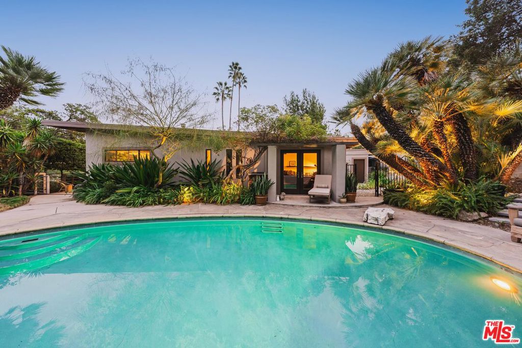 410 Mooresque Street