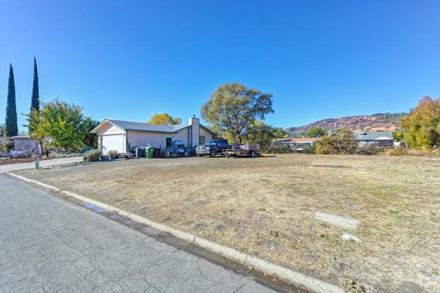 601 Bass Lane, Clearlake Oaks CA: https://media.crmls.org/mediaz/c8f8b384-8a8c-441a-bb8a-b6c26f4a920a.jpg