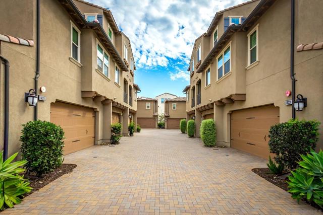 16206 Veridian Cir, San Diego CA: https://media.crmls.org/mediaz/c8f8efb9-5619-415c-bd1b-4e187d36bf7b.jpg