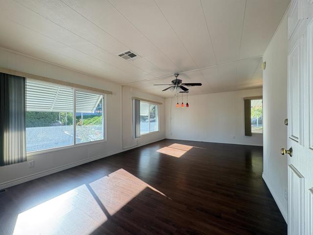Detail Gallery Image 18 of 58 For 1490 S Orange Ave #127,  El Cajon,  CA 92020 - 2 Beds | 2 Baths