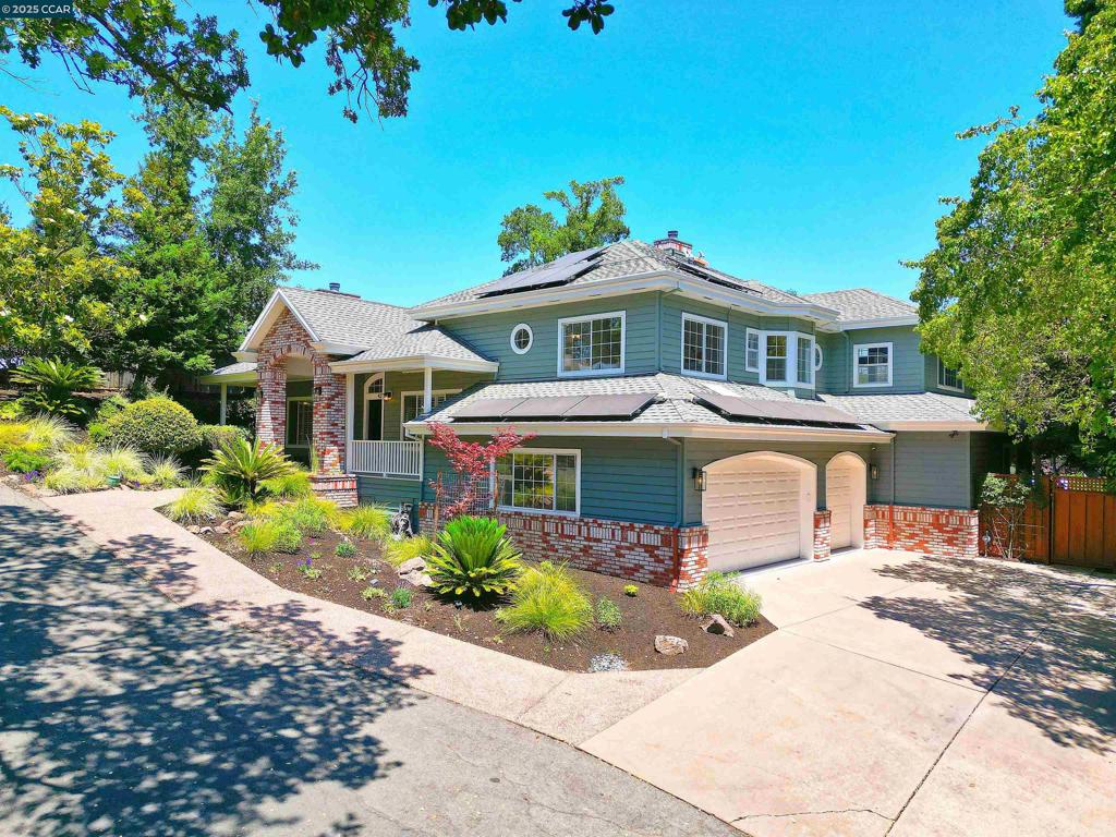 421 Twin Oaks Ln