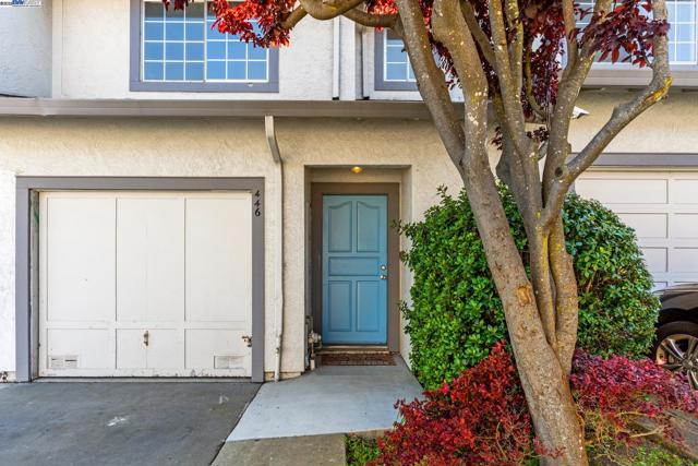 446 Bayview Cir, San Francisco CA: https://media.crmls.org/mediaz/c8fa2bf0-4211-4941-bd12-c4c0a3d37775.jpg