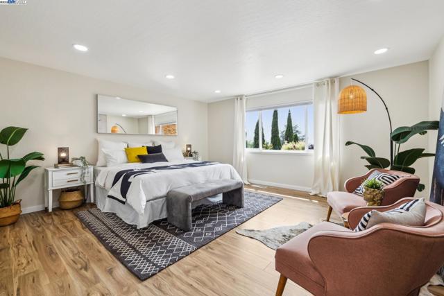 441 FOX HILLS COURT, Oakland CA: https://media.crmls.org/mediaz/c8fad956-ca08-4533-9803-e335c070432b.jpg