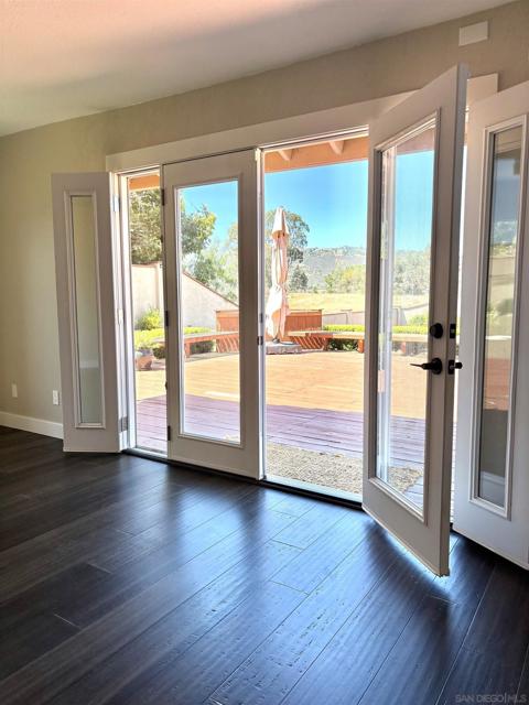 Image 14 of 55 For 672 Chateau Place