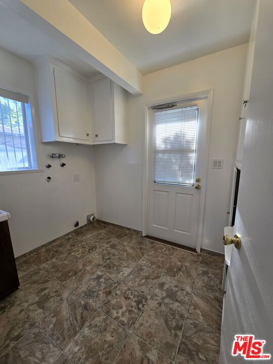 1703 Amherst Avenue, Los Angeles CA: https://media.crmls.org/mediaz/c8fbd5c9-ba26-4fbf-b627-086a9e4ac95b.jpg