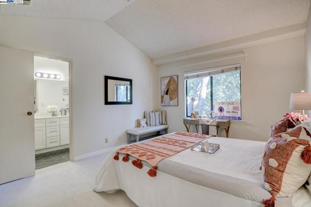 Image 24 of 51 For 6047 Joaquin Murieta Ave  F