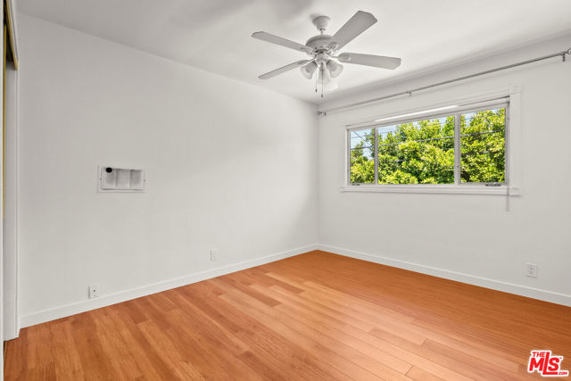 272 S Doheny Drive, Beverly Hills CA: https://media.crmls.org/mediaz/c8fd5f51-cc09-48ed-8fd7-c875b03f2ad8.jpg