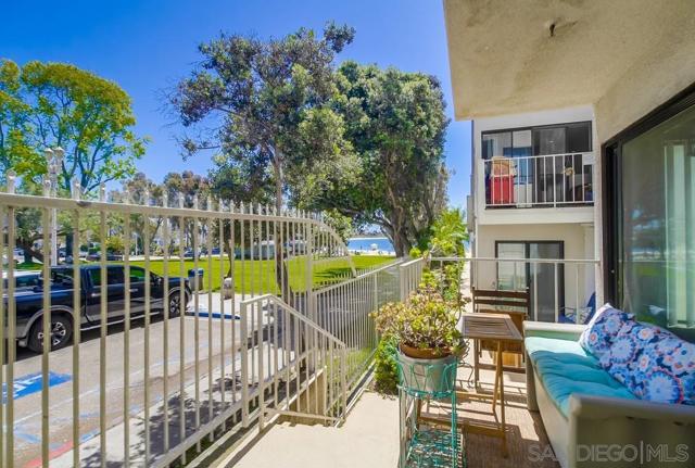 1251 Parker Pl, San Diego CA: https://media.crmls.org/mediaz/c8fe0997-4142-49d4-b76f-45e0d6225b2f.jpg