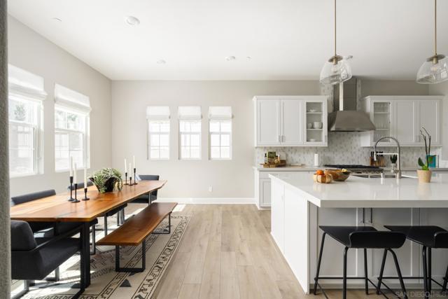 17582 Boca Raton Ln, Poway CA: https://media.crmls.org/mediaz/c8fe4b8c-ac6a-4622-af67-043a53cefc63.jpg