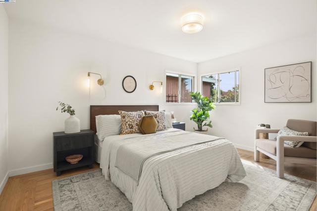 1458 Cedar St, Berkeley CA: https://media.crmls.org/mediaz/c8fe6058-e111-421d-b49f-e4b57b24c636.jpg