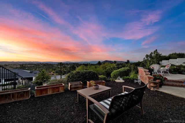 17505 Corte Lomas Verde, Poway CA: https://media.crmls.org/mediaz/c8fe86b7-97f9-4d97-8d7c-89576954c8cd.jpg