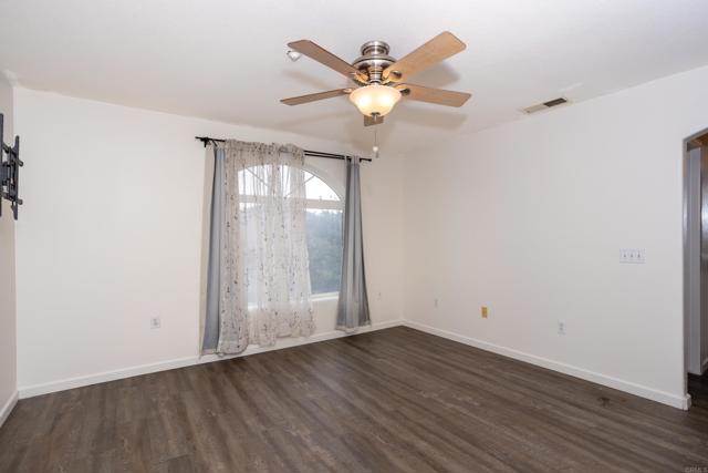 Detail Gallery Image 16 of 32 For 8772 Glen Vista Way, Santee,  CA 92071 - 4 Beds | 2/1 Baths