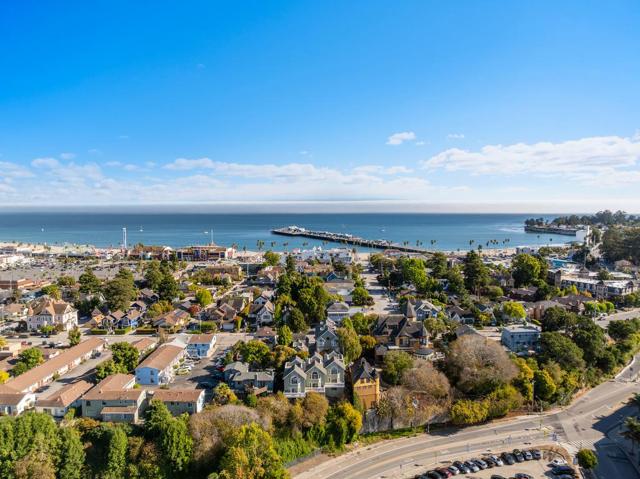 918 3rd Street, Santa Cruz CA: https://media.crmls.org/mediaz/c8ff1466-0c25-4b32-902d-85858fee55cc.jpg