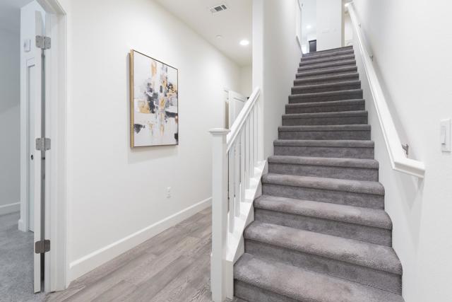 733 E Evelyn Avenue, Sunnyvale CA: https://media.crmls.org/mediaz/c8ff1579-65b1-45c7-92eb-433736625e51.jpg