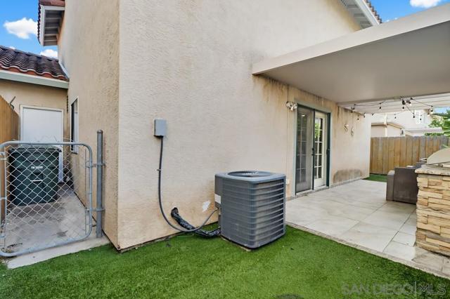 554 Friendly Ct E, El Cajon CA: https://media.crmls.org/mediaz/c8ffa785-de14-47b0-b248-0254326d44f0.jpg