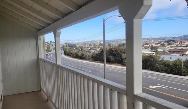 863 Del Mar Downs Rd, Solana Beach CA: https://media.crmls.org/mediaz/c900eb45-20a0-4568-97d1-bd49dec35931.jpg