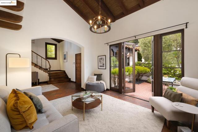 2583 Buena Vista Way, Berkeley CA: https://media.crmls.org/mediaz/c90176ed-b378-49fb-99aa-d391a98f69b5.jpg