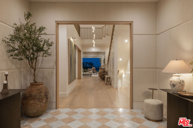 1682 San Onofre Drive, Pacific Palisades CA: https://media.crmls.org/mediaz/c901932e-7670-4624-a7c4-564d1760b5c2.jpg