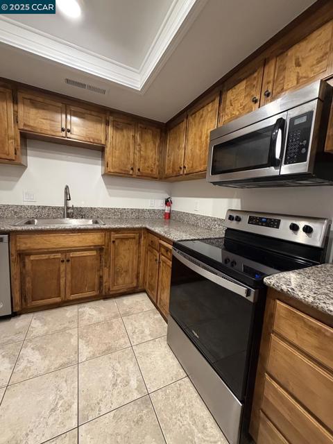105 Via Cabrera Ln, Martinez CA: https://media.crmls.org/mediaz/c901b7f2-1cd6-4a4a-a523-89a69fb17214.jpg