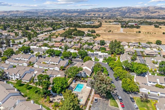 15072 Yosemite Way, Morgan Hill CA: https://media.crmls.org/mediaz/c9029b69-e887-45c3-80a8-e47f14229c72.jpg