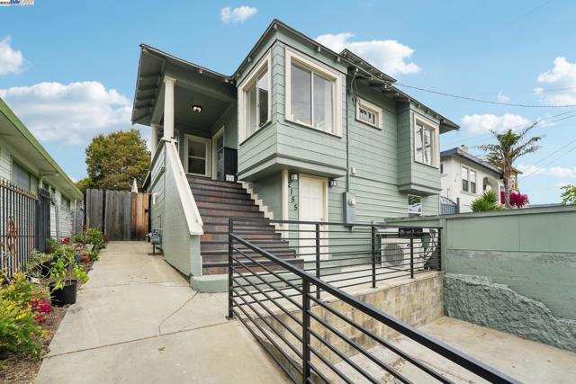 2155 42nd Ave, Oakland CA: https://media.crmls.org/mediaz/c902b453-2f38-4e3d-94b7-a0f3ad2fbc41.jpg