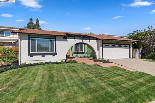 45548 Cherokee Ln, Fremont CA: https://media.crmls.org/mediaz/c902ffda-a510-425d-b519-58baa79835cc.jpg