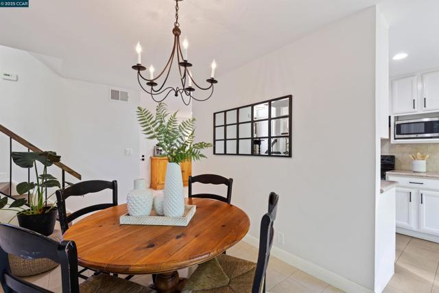 1513 Siskiyou Dr, Walnut Creek CA: https://media.crmls.org/mediaz/c9037c77-e431-48fe-91be-85d2b1aa602b.jpg