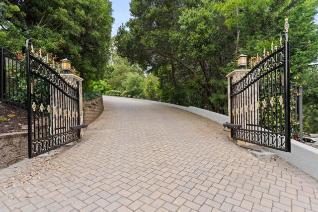 1535 Lakeview Drive, Hillsborough CA: https://media.crmls.org/mediaz/c903bd4b-9c3b-4c11-9122-c6917be8939d.jpg