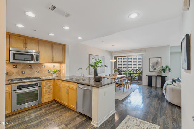 931 E Walnut Street, Pasadena CA: https://media.crmls.org/mediaz/c9044dec-db83-4439-a51e-a5e7b7250525.jpg