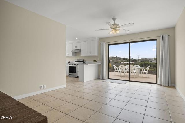 7024 Meadowview Court, Ventura CA: https://media.crmls.org/mediaz/c90452da-a3d4-479e-8424-f460c19df695.jpg
