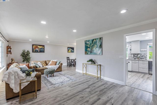 502 Cartagena Ln, San Ramon CA: https://media.crmls.org/mediaz/c9047251-4062-45f0-b255-ac4029fb9f48.jpg