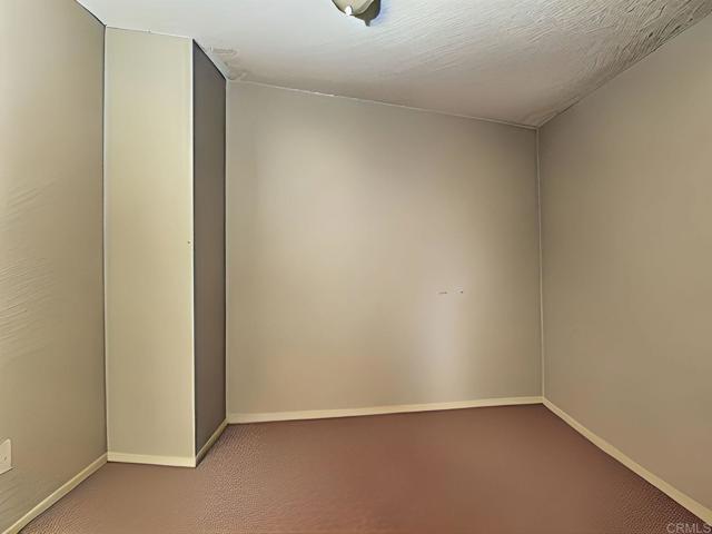 Home for Sale in Lakeside